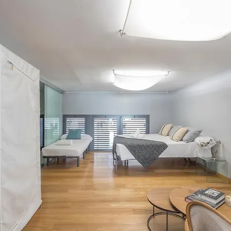 My Space Emirates - Bright In Gracia With Shared Pool Lägenhet