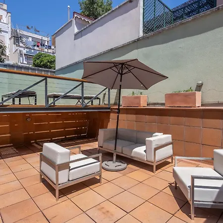 My Space Emirates - Bright In Gracia With Shared Pool Lägenhet