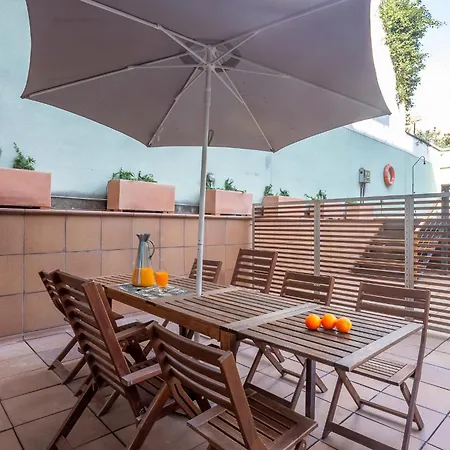 Lägenhet My Space Emirates - Bright In Gracia With Shared Pool