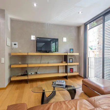 My Space Emirates - Bright In Gracia With Shared Pool Lägenhet *