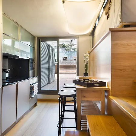My Space Emirates - Bright In Gracia With Shared Pool Appartement *
