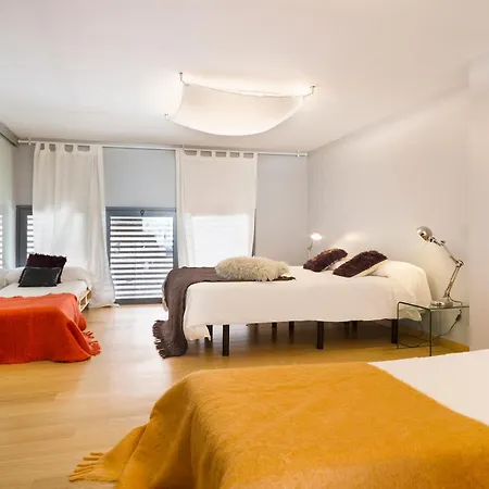Appartement My Space Emirates - Bright In Gracia With Shared Pool *