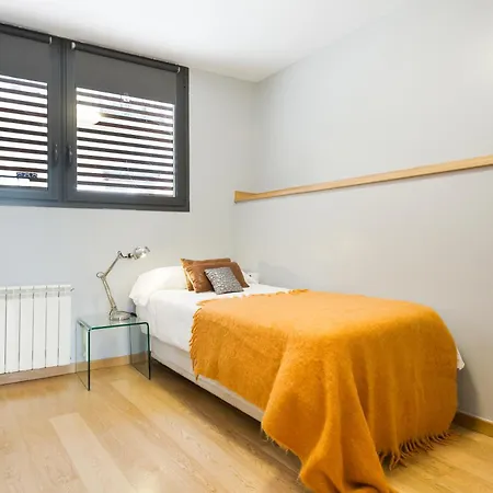 Appartement My Space Emirates - Bright In Gracia With Shared Pool