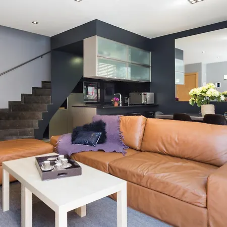 Appartement My Space Emirates - Bright In Gracia With Shared Pool