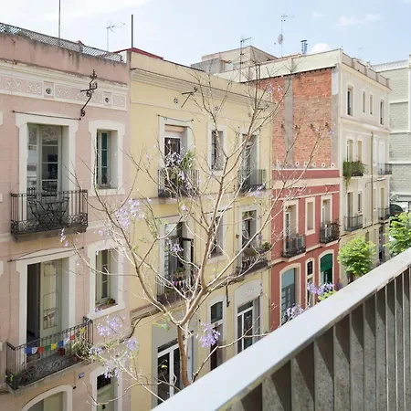 Appartement My Space Emirates - Bright In Gracia With Shared Pool
