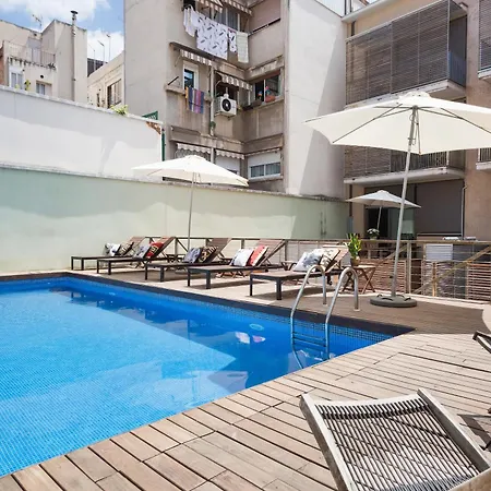 My Space Emirates - Bright In Gracia With Shared Pool Appartement