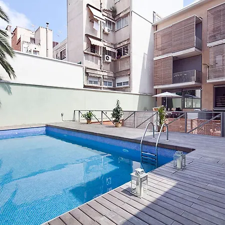 My Space Emirates - Bright In Gracia With Shared Pool Appartement *