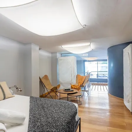 アパート My Space Emirates - Bright In Gracia With Shared Pool