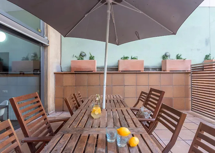 My Space Emirates - Bright In Gracia With Shared Pool Appartement
