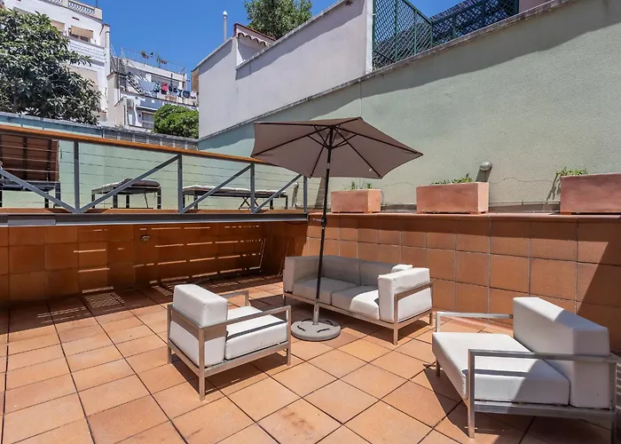 My Space Emirates - Bright In Gracia With Shared Pool Appartement