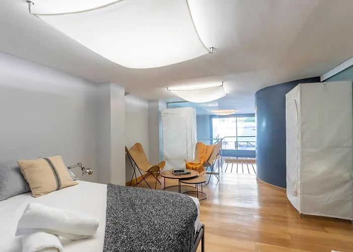 Appartement My Space Emirates - Bright In Gracia With Shared Pool