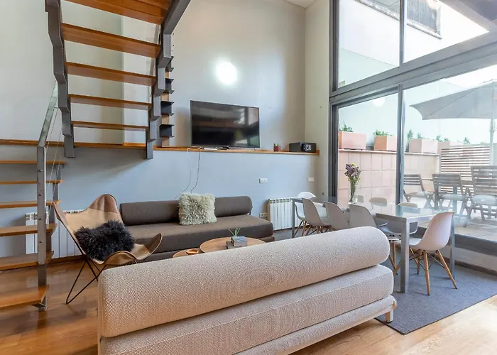 My Space Emirates - Bright In Gracia With Shared Pool Appartement Barcelone