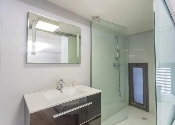 Appartement My Space Emirates - Bright In Gracia With Shared Pool Barcelone