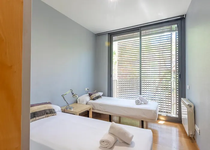 Appartement My Space Emirates - Bright In Gracia With Shared Pool