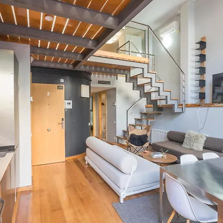 My Space Emirates - Bright In Gracia With Shared Pool דירה ברצלונה